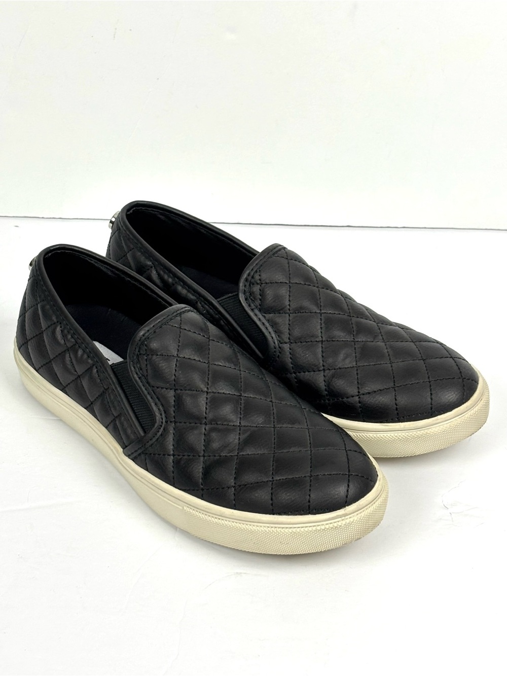 Steve Madden ECENTRCQ Quilted Sneakers Slip On Casual Women Size 6.5 Shoes Black